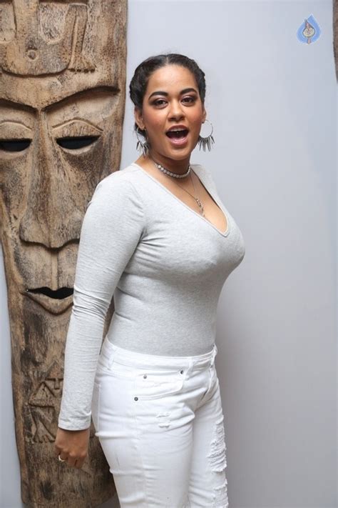 mumaith khan latest pics|mumaith khan tv shows.